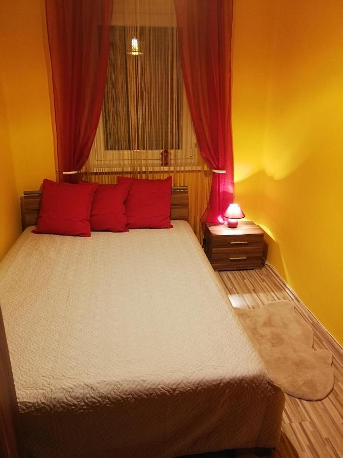 Zso-Zé Apartman Tiszafüred Exterior foto